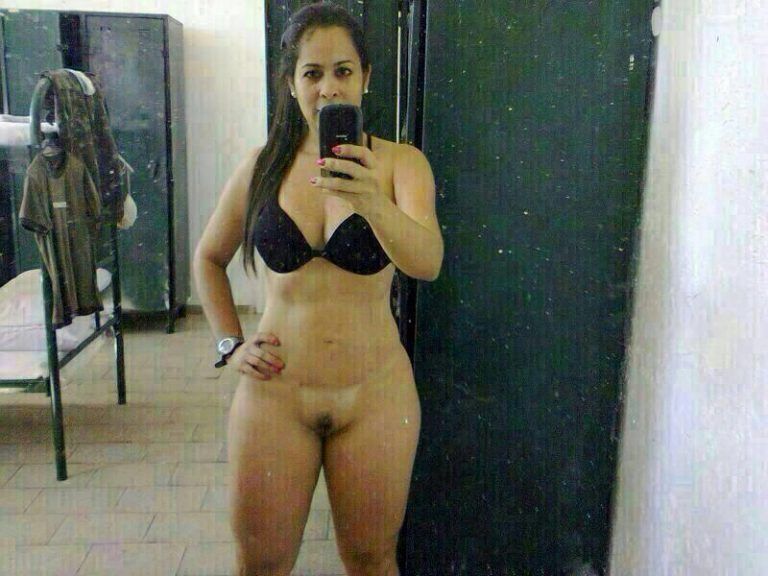 Tenente da Policia militar em fotos caseiras