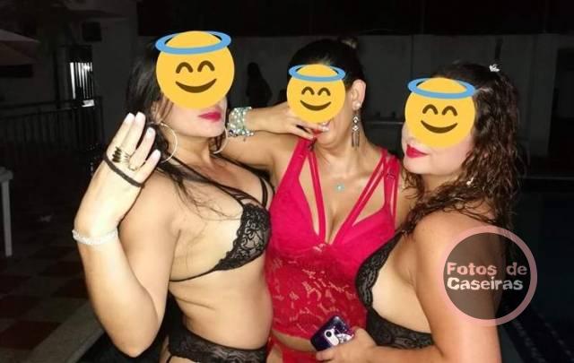 Branquinha casada com suas amigas no menage